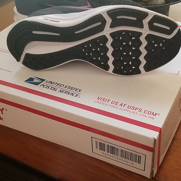 Nike Running shoes sz 6 EUC - Picture 4 of 9